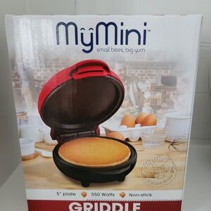 NEW MyMini Red Mini Griddle - Compact Non-Stick Cooker